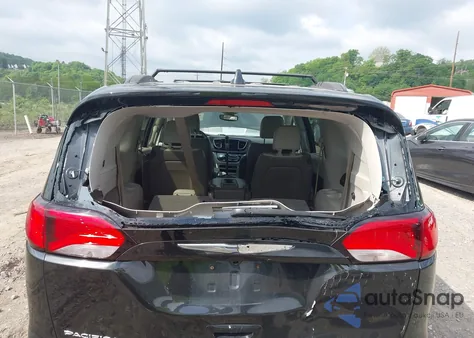 2017 Chrysler Pacifica Touring-L z USA, uszkodzony, nr VIN 2C4RC1BG4HR534733